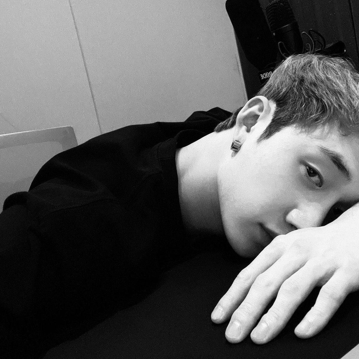 zdeveon's tweet photo. ⠀ ⠀   
⠀⠀⠀ ⠀    ⠀   ⠀good eve tl. ⠀ ⠀   
⠀⠀⠀ ⠀    ⠀   ⠀ https://t.co/Ufkx1w4m0W
