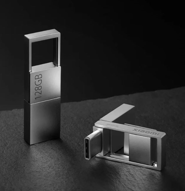 gdgdshop's tweet photo. Xiaomi純正USBメモリ🌈
しかもUSB3.2でType-AとType-Cのデュアル端子持ち⚡️⚡️

持ち歩くだけで知的感が勝手にUPします😄

即納（各在庫10個）
128GBモデル 5480円
64GBモデル 3780円

クーポン使うとさらにリーズナブルに入手できるかと。

ヤフオク出品中🔥
https://t.co/Fj5F4fsZ7n https://t.co/axWgKm40rg