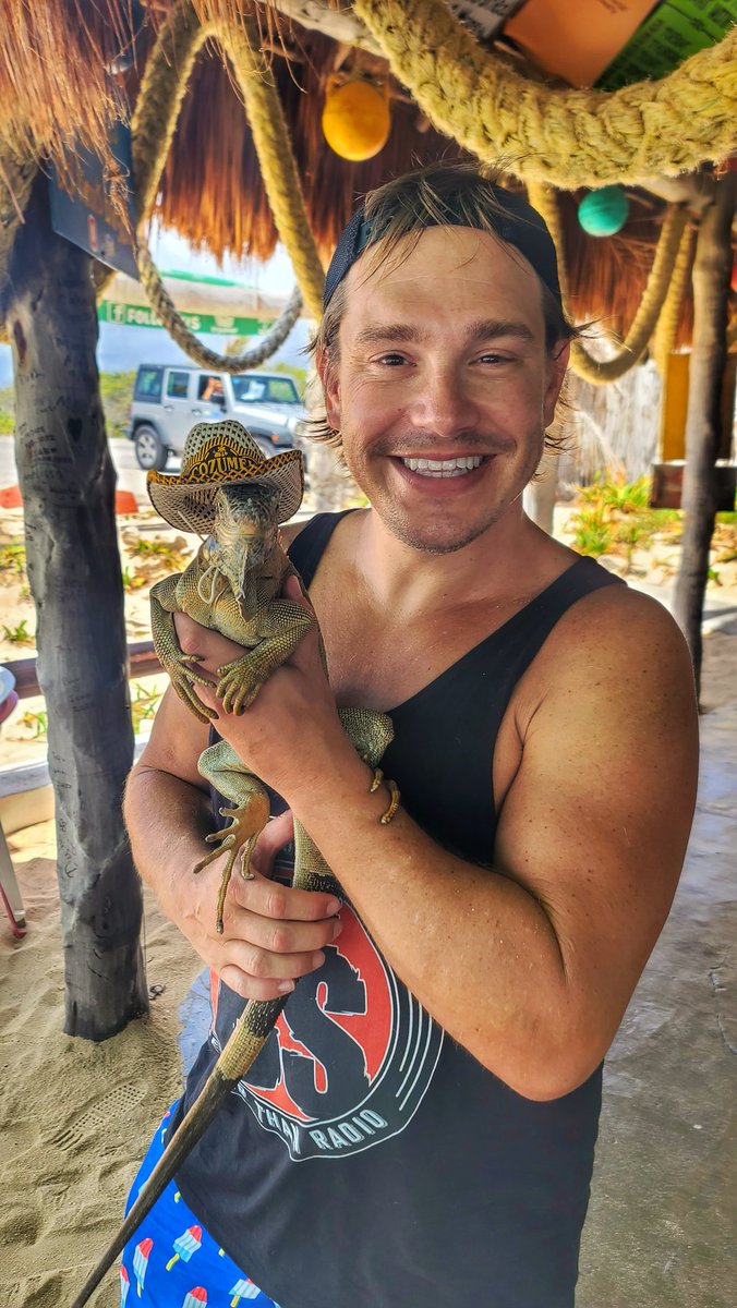DigiDudeNate's tweet photo. Does anyone know what breed of Mexican dog this is? 🦎
#Mexico #Cozumel #Yeehaw #CowboyLizard #Lizard https://t.co/OYOBH3boU2