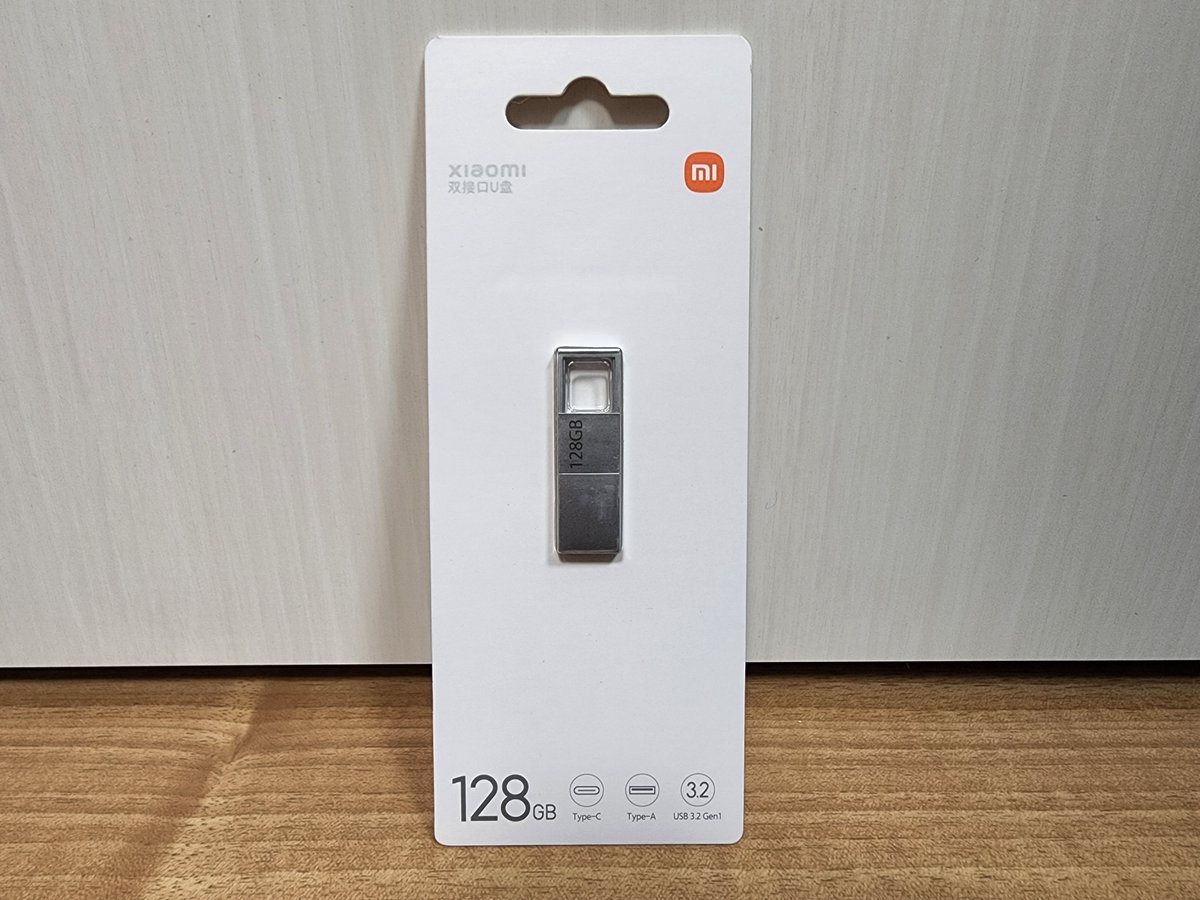 gdgdshop's tweet photo. Xiaomi純正USBメモリ🌈
しかもUSB3.2でType-AとType-Cのデュアル端子持ち⚡️⚡️

持ち歩くだけで知的感が勝手にUPします😄

即納（各在庫10個）
128GBモデル 5480円
64GBモデル 3780円

クーポン使うとさらにリーズナブルに入手できるかと。

ヤフオク出品中🔥
https://t.co/Fj5F4fsZ7n https://t.co/axWgKm40rg