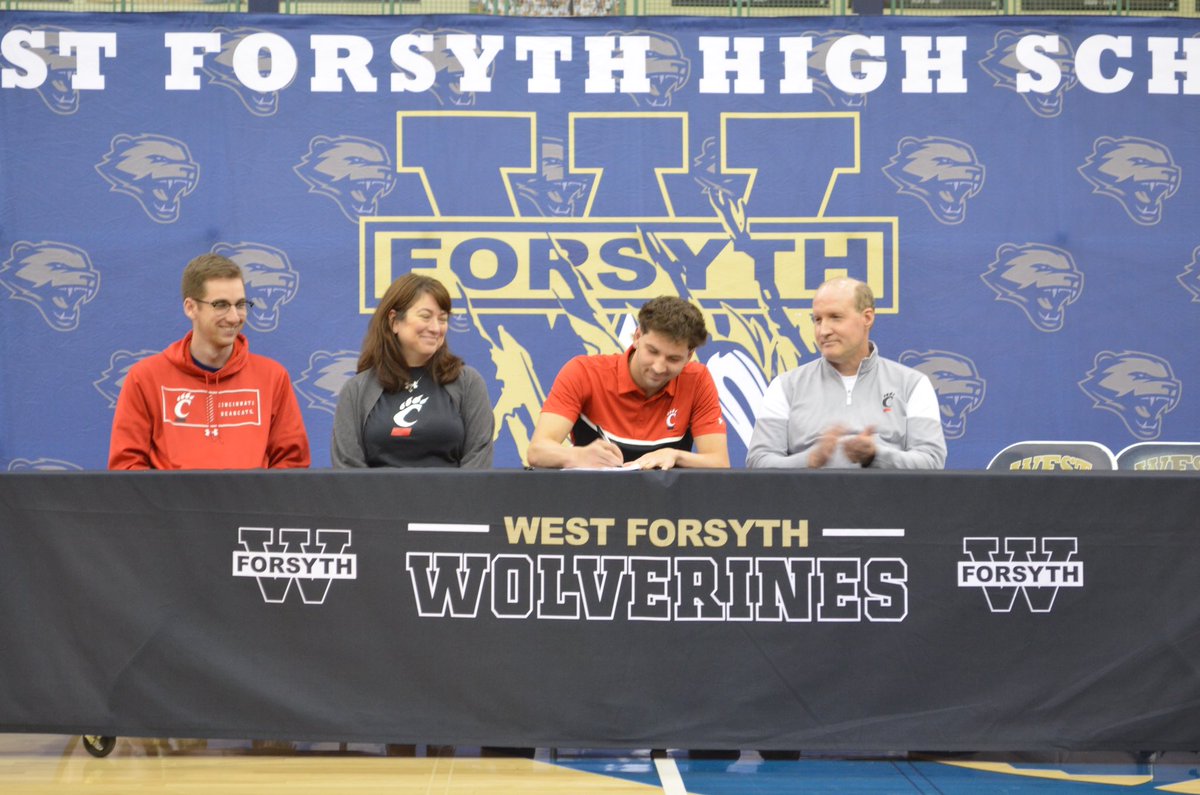 Amy E Holland (@amyholland_art) on Twitter photo Signing day at WFHS. We are so proud of Owen’s commitment to excellence in swimming over the past 13 years and excited to see him swim as a UC Bearcat. Many thanks to his coaches over the years <a href="/AndyEaton/">Andy Eaton</a> <a href="/Swim_Atlanta/">SwimAtlanta</a> <a href="/GoBearcatsSWIM/">Cincinnati Swim-Dive</a> Signing day at WFHS. We are so proud of Owen’s commitment to excellence in swimming over the past 13 years and excited to see him swim as a UC Bearcat. Many thanks to his coaches over the years <a href="/AndyEaton/">Andy Eaton</a> <a href="/Swim_Atlanta/">SwimAtlanta</a> <a href="/GoBearcatsSWIM/">Cincinnati Swim-Dive</a>