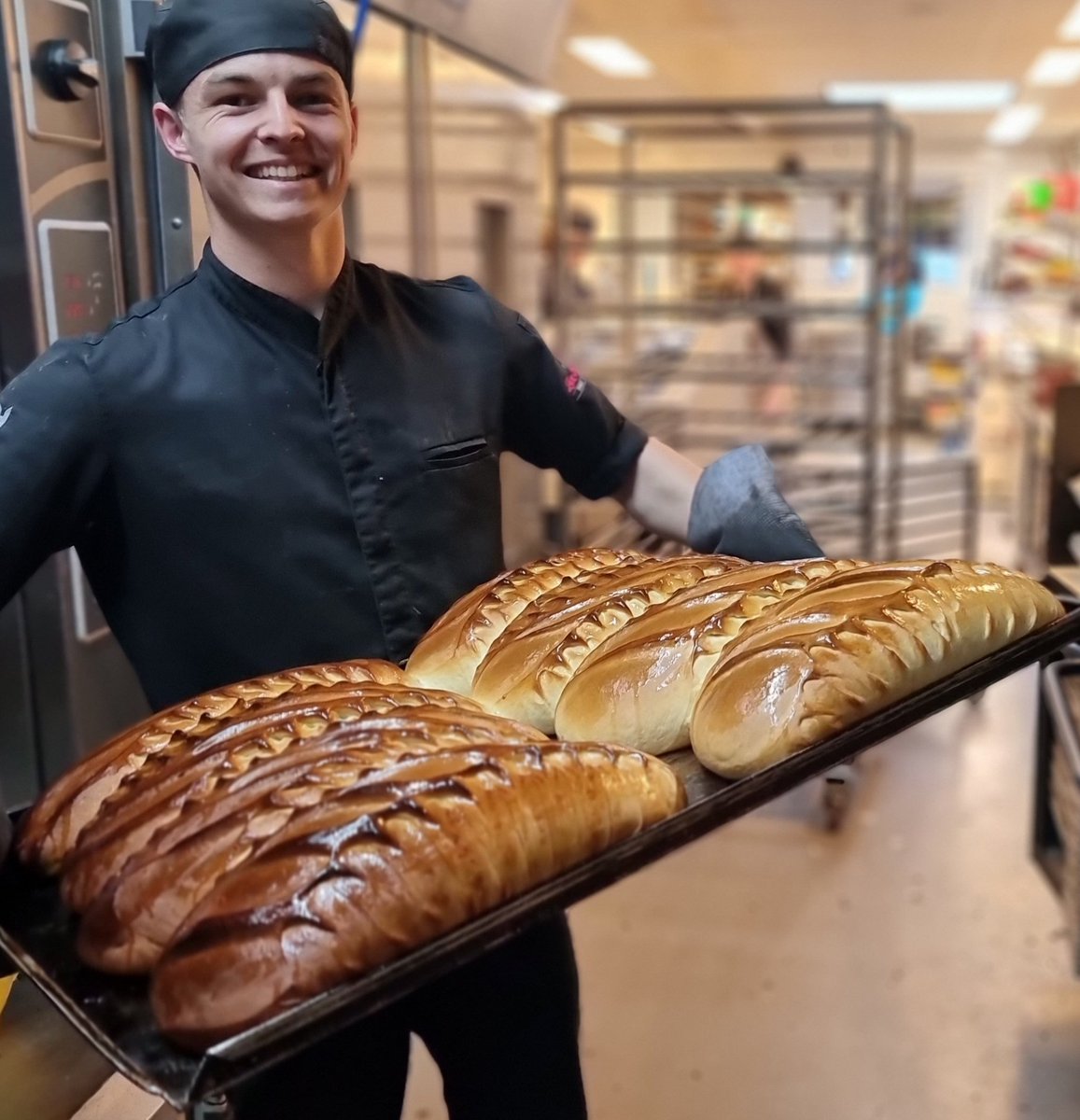 LexBrakenhoff's tweet image. De laatste duivekaters komen uit de oven. 😍