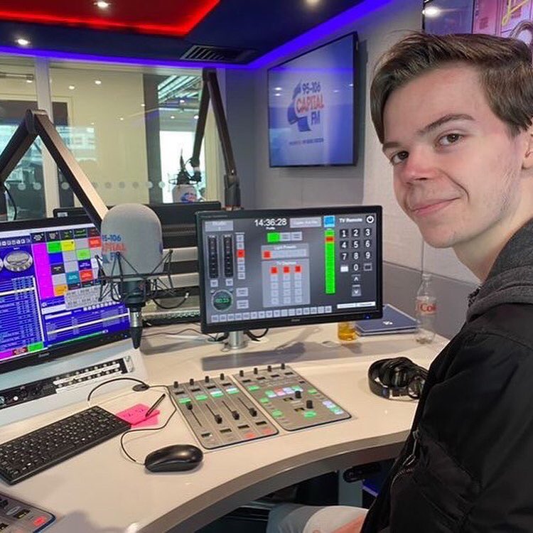 JosephCook2010's tweet photo. After completing a week of work experience for Positive Media Company, I got the chance to sit in the big red chair at Capital Station/Heart Radio!

Incredibly daunting to see how it all works, but fascinating all the same! 

 #work #experience #media #radio https://t.co/yTXi5u1pku