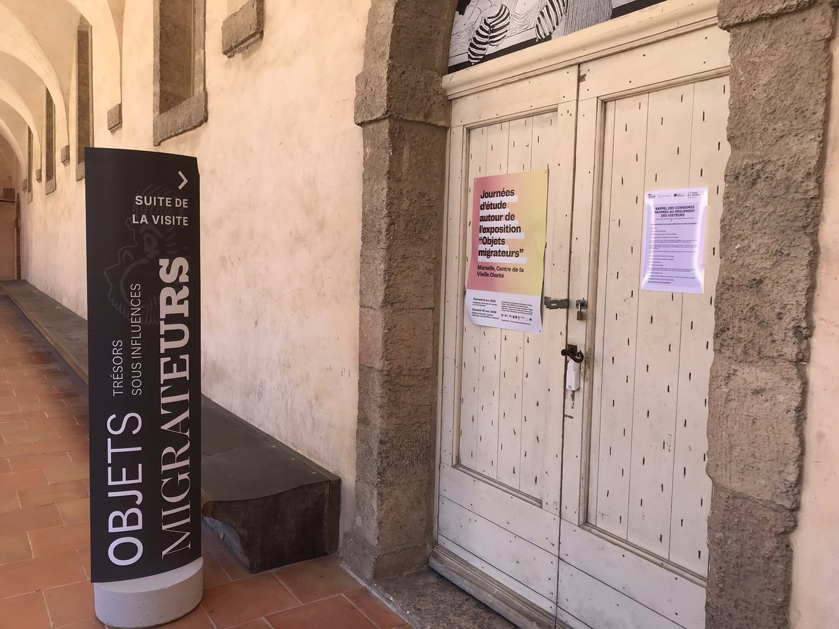 CoralieBonnefoy's tweet photo. Dommage, j’aurais bien voulu voir la salle où des Marseillais racontent leurs objets migrateurs à la Vieille Charité. Ben c’est fermé. « Vous comprenez on a pas assez de personnel.» Mais j’en peux tellement plus d’entendre ce genre de phrase. #expo #objetsmigrateurs #Marseille https://t.co/pjAoXOUhLv