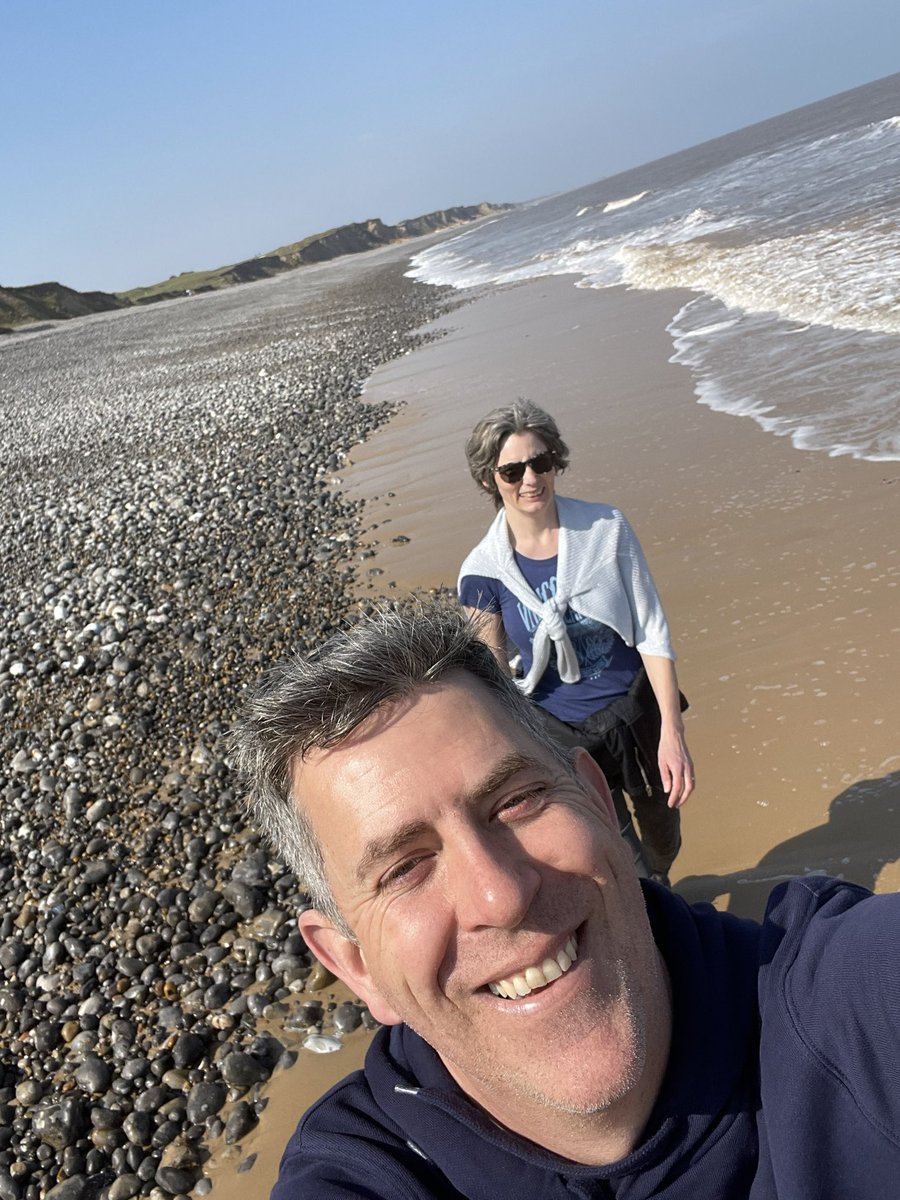 toupeehayes's tweet photo. Life is always after a walk at the coast. Perfect warm up before joining @blue_wave_band at @The_Yachtsmen. Let’s seal promotion and win that title ! #northnorfolk #shezza #ahoy https://t.co/5yZDgNRLHw