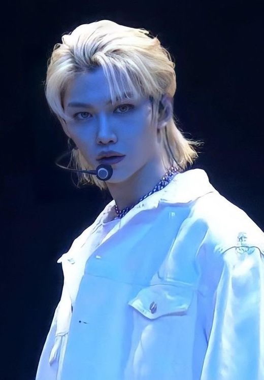 LFLXLOOKS's tweet photo. FELIX LEE https://t.co/lTVLa0dT4F