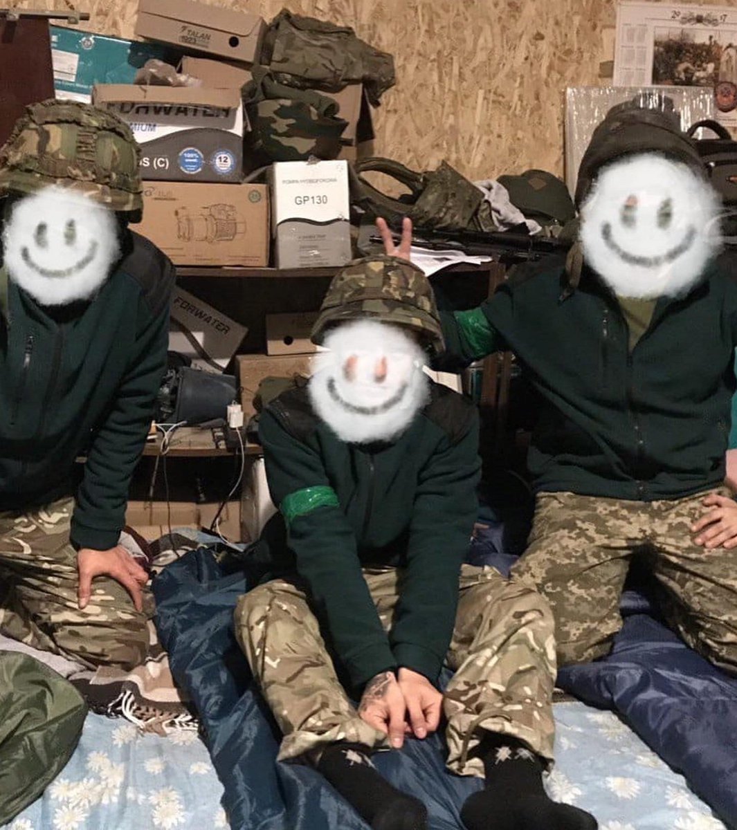 Сьогодні хлопці з Харкова отримали плити, підсумки та каски. Ну і трохи смачненького 🍫