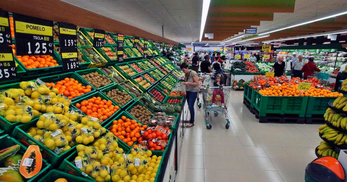 firemountainsvg's tweet photo. The easter eggs' hunt begins! 😎
Each photo contains 3 easter eggs 🥚 and photos vary in difficulty. Noah needs help to find them in Mercadona supermarket.
Have you seen them 🕵️♀️? You can leave a comment about where they are!🥺#easteregg #mercadona #firemountains #indiedevgame https://t.co/1liSoh4xMi