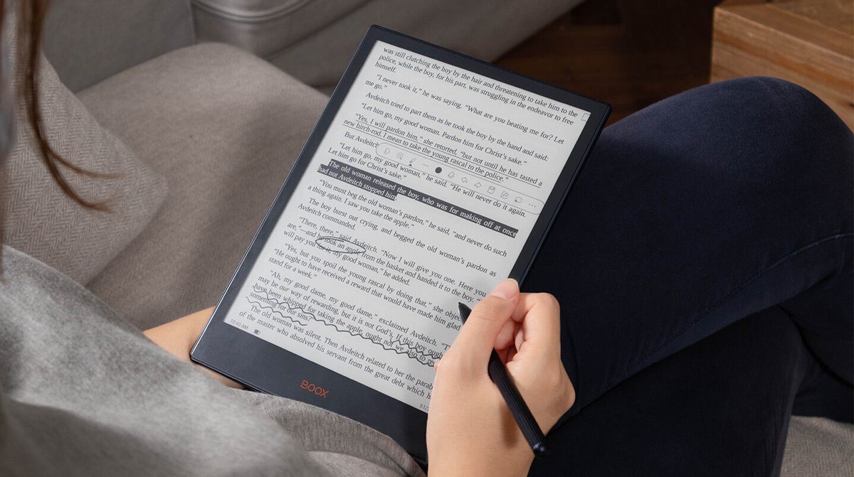 OnyxBoox's tweet image. We have stock for products including #NoteAir2, #MaxLumi2, #Note5, and #NovaAir. If you are considering buying a BOOX, it is just the right time since we are offering a 5% discount on all E Ink tablets before 23 April for #WorldBookDay. Shop now at bit.ly/2VzDmWe