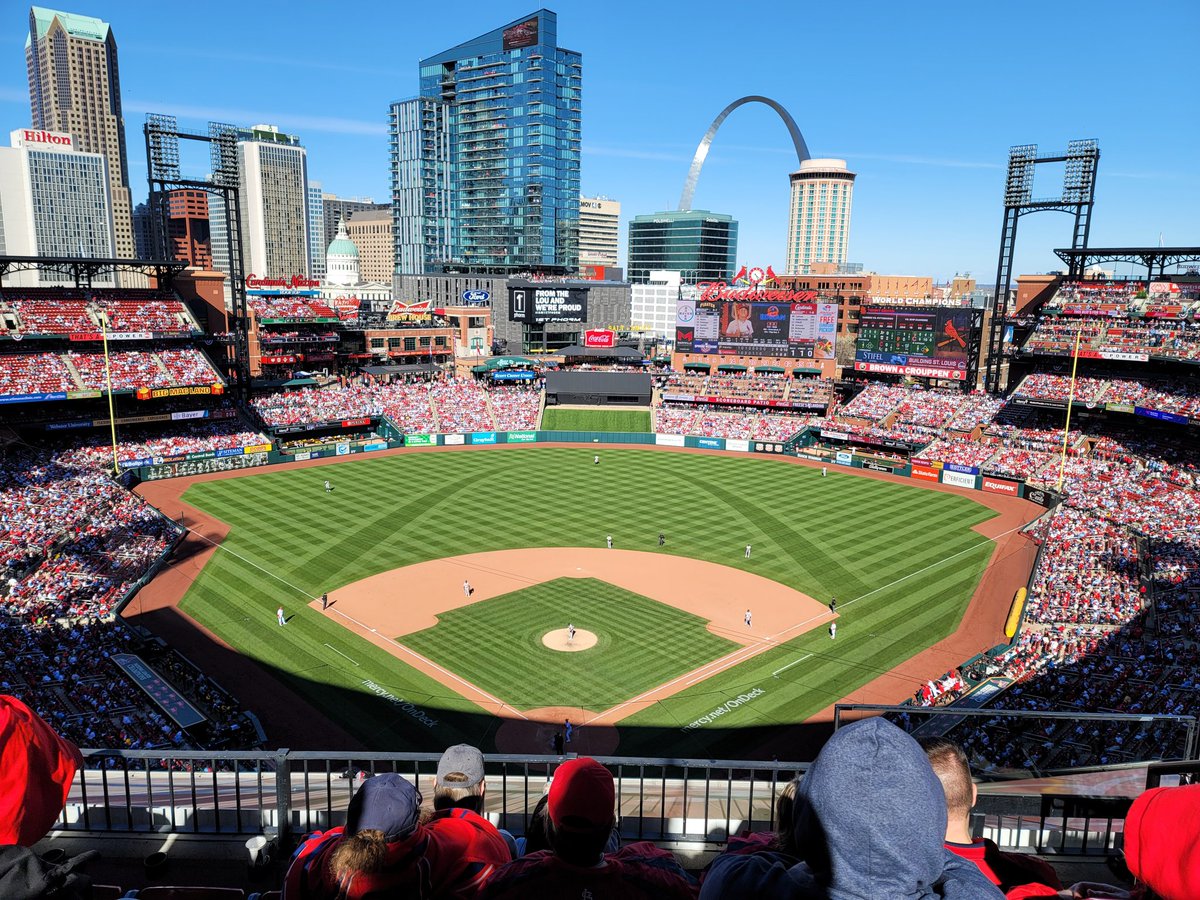 abaehl1's tweet photo. St. Louis ❤ Went last weekend and saw a winning game and had such a great time with my man. @Schwartz0102 https://t.co/J3VcT51rDn