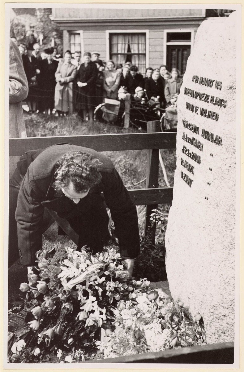 Woensdag, donderdag en vrijdag worden er opnieuw struikelstenen gelegd in Zaanstad. 4en5meizaanstad.nl/onthulling-18-…. 
Maar ken je ook die 45 andere oorlogsmonumenten in de Zaanstreek (plus 29 buiten de regio met een Zaanse tint)? meitotmei.nl/45-zaanse-oorl…