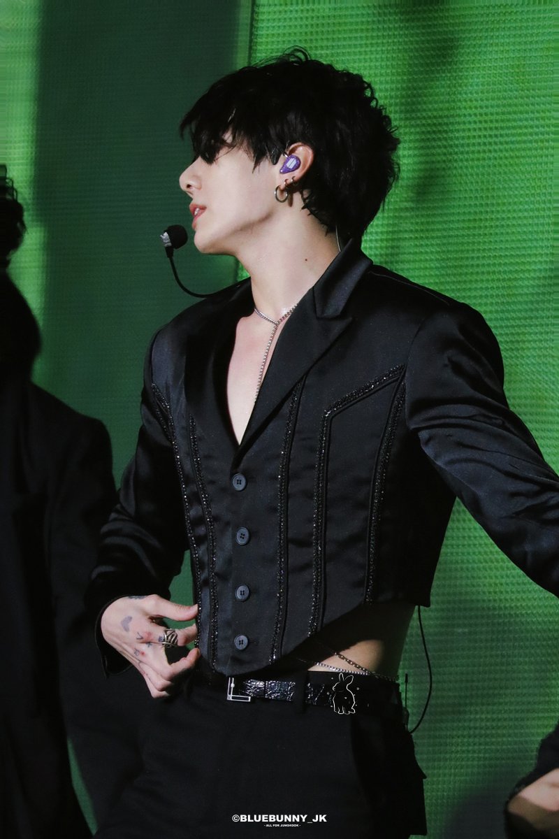 BlueBunny0901's tweet photo. 220415 PTD on Stage LV
정국아...진짜...ㅠㅠㅠ..ㅠ
#jungkook #JUNGKOOK #JK #BTS             
#전정국 #정국 #방탄소년단  #ジョングク #PTD_ON_STAGE_LV 
@BTS_twt https://t.co/bCxgJRU3Im