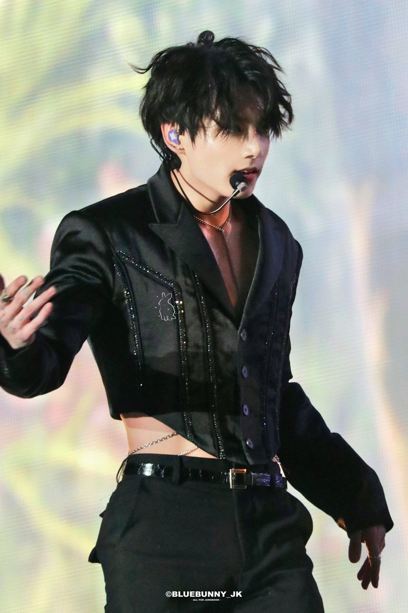 BlueBunny0901's tweet photo. 220415 PTD on Stage LV
정국아...진짜...ㅠㅠㅠ..ㅠ
#jungkook #JUNGKOOK #JK #BTS             
#전정국 #정국 #방탄소년단  #ジョングク #PTD_ON_STAGE_LV 
@BTS_twt https://t.co/bCxgJRU3Im