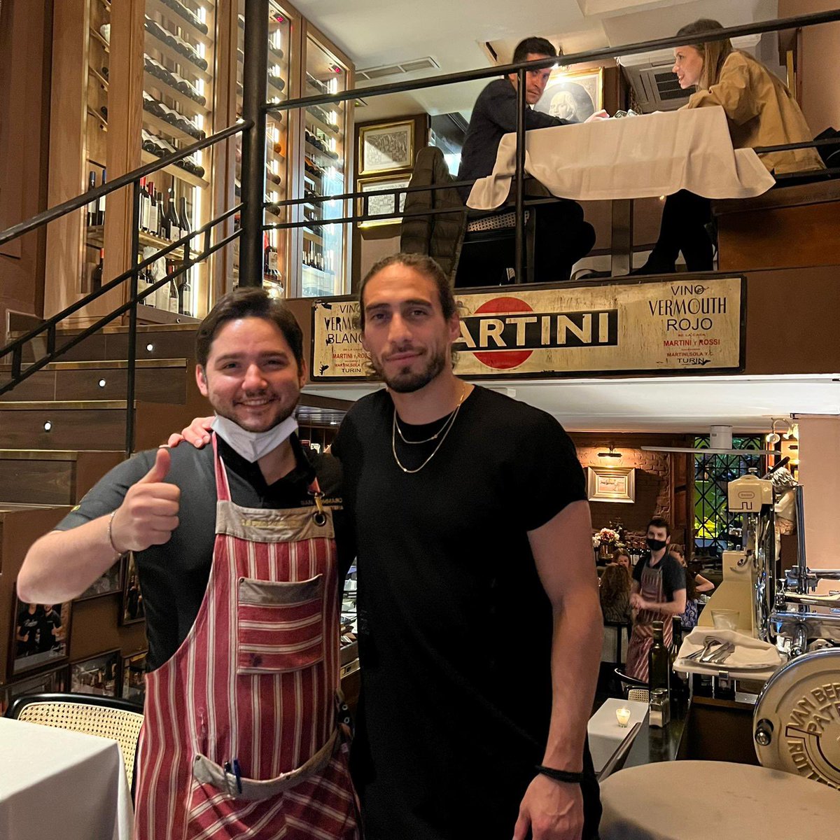 ¡Gracias al jugador del @levanteud @martincaceres_7 por elegirnos! También exjugador de la <a href="/juventus/">JuventusMD</a> y @fcbarcelona entre otros. ¡Ha sido un placer! Vuelve pronto amigo.

#cocinabiertatodoeldía #pizza #pizzalover #delivery #santommaso #italianfood