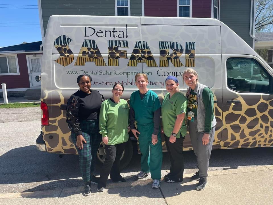 URBANACTIndy's tweet photo. This is an appreciation post for the medical professionals at Dental Safari Company who generously lended their services to students at #UAA this week! We are still smiling from your visit! 😁🦷🪥🦒Thank you so much!! #ACommunityTogether https://t.co/4SraKSltgq