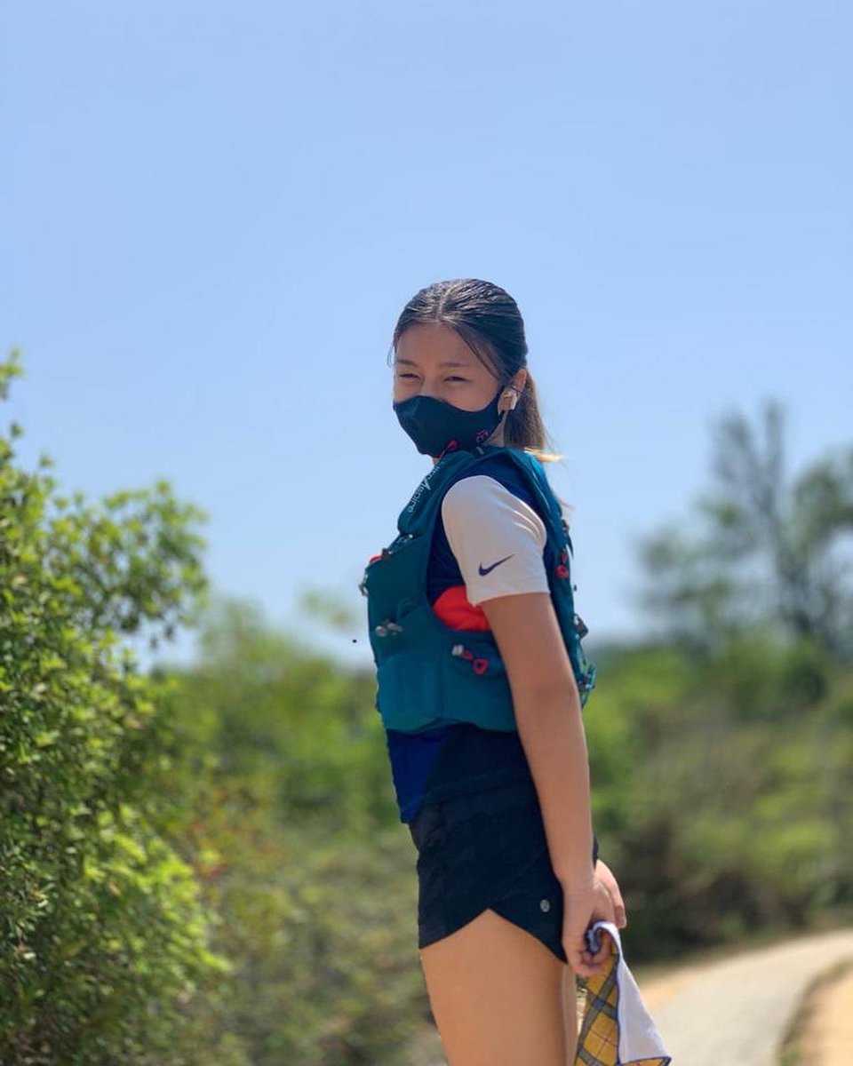 celinetam's tweet photo. happy easter holidays guys!! 🐇💫

#easter #easterholiday #hiking https://t.co/TbZw2im7Ba