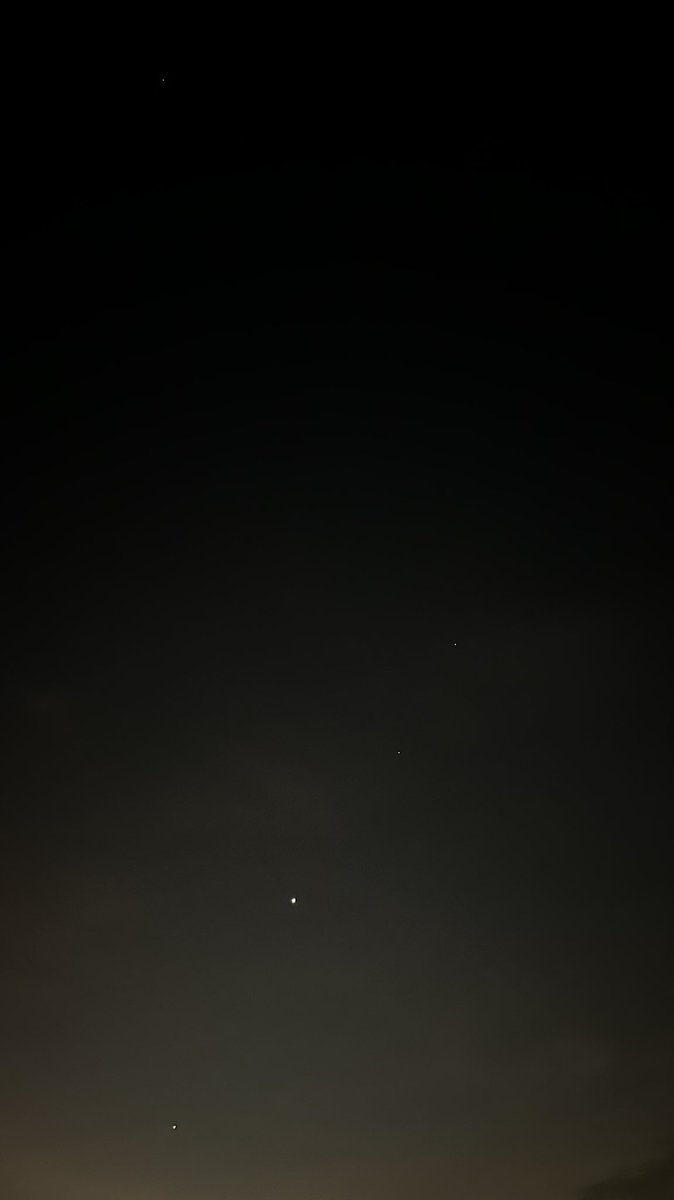 simplekey7's tweet image. Espectacular alineación planetaria. Jupiter, Venus, Marte y Saturno. 5:30 am Caracas- Venezuela✨🪐