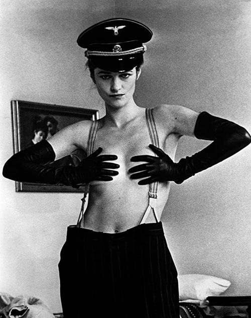 fraurolo121's tweet photo. #AMARCORD
Il portiere di notte (1974)
Liliana Cavani/R.

Charlotte #Rampling https://t.co/GumG4cO6sb