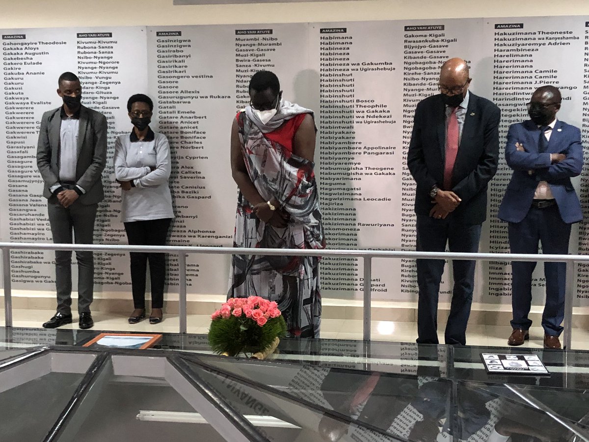 RwandaEmergency's tweet photo. Uyu munsi Minisitiri @mskayisire yifatanyije n’abarokotse, Abayobozi n’abaturage b’Akarere ka @NgororeroDistr mu gikorwa cyo #Kwibuka28 no gushyingura mu cyubahiro ku Rwibutso rwa Nyange, Abazize Jenoside yakorewe Abatutsi muri 1994. https://t.co/q0xg2oV5I0