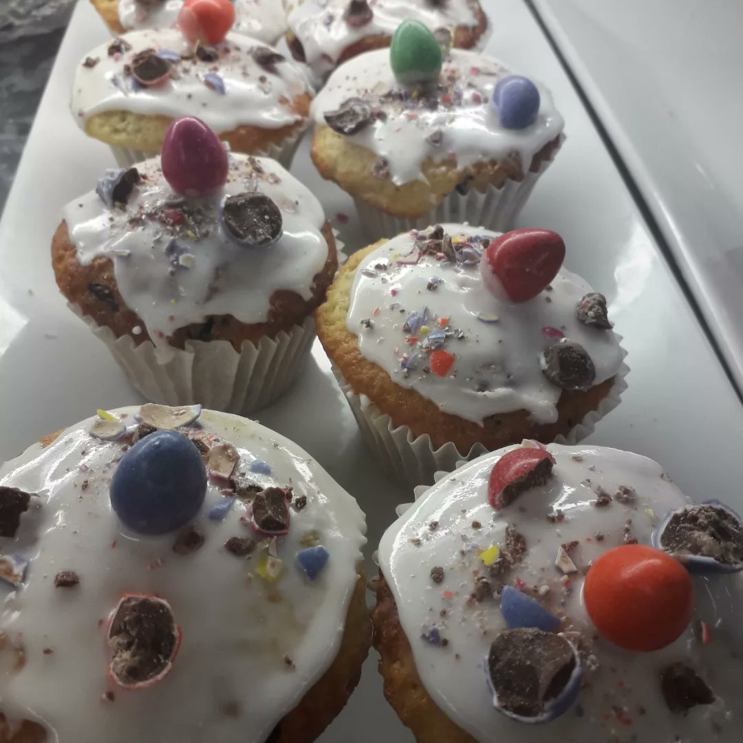 deelyscafe's tweet photo. Hoppy Easter everyone! 🐰 We are open today, Easter Sunday and Easter Monday for all your Easter Breakfast, Lunch or Easter Coffee &amp; Cake wishes 🐣
Featured in the photo here is our EASTER MINI EGG Muffins! 🐥We have lots more Easter Treats incl. HOT CROSS BUNS!  Enjoy folks!🐤 https://t.co/lnwQACqRoP