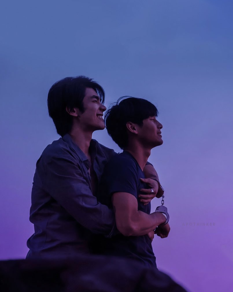 AngelWansa66's tweet photo. ในบรรดารูป Trailer จากคินพอร์ช เราชอบ 3 รูปนี้มากๆ นอกจากภาพจะสวยแล้ว เรารู้สึกได้ถึงความรักความผูกพันจากตัวละครทั้ง2คนจริงๆ ทั้งมายอาโปแสดงออกดีมากจนเรารู้สึกเชื่อในคสพของทั้งคู่ อยากดูตอนทั้ง2คนรักกันแล้วง่ะ 
#KinnPorscheTheseries
#มายอาโป
#MilePhaphum
#Nattawin https://t.co/G7H9Z2ZbDS