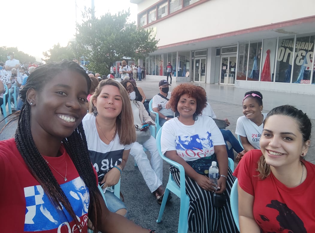 CM_en_X's tweet photo. #AHORA || En 23 y 10 estamos celebrando la declaración del carácter socialista de la Revolución
.
.
#CubaViveEnSuHistoria #BuenosDiasMundo https://t.co/OU0aEZ0U13