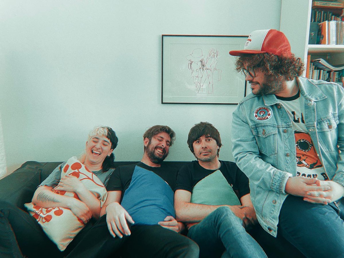 Se consumió la ensayação a @elcolmadorecords! ✨🎸