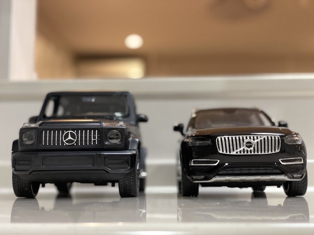 nagare_akiba's tweet photo. うむ。良き☺️
Mercedes AMG G63
vs
Volvo XC90
#114scale #ラジコン https://t.co/oZ4LTUFRYv
