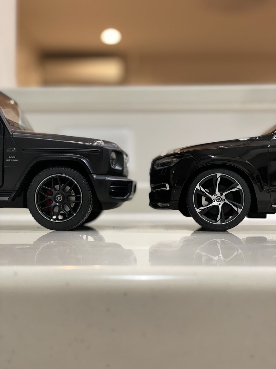 nagare_akiba's tweet photo. うむ。良き☺️
Mercedes AMG G63
vs
Volvo XC90
#114scale #ラジコン https://t.co/oZ4LTUFRYv