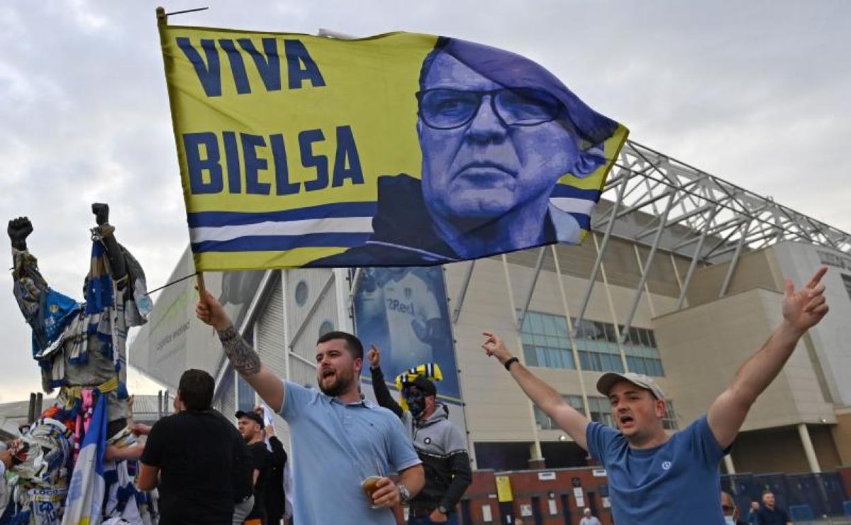 Hoy los hinchas del Leeds han publicado una página entera en el diario argentino La Capital para darles las gracias al entrenador Marcelo Bielsa. Impresionante.