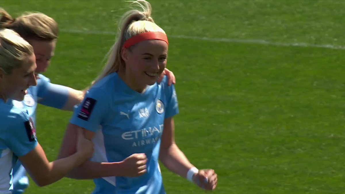 She won't miss from there 🙌

A first goal for @Chloe_Kelly98 since recovering from her ACL injury! 💙

#WomensFACup @ManCityWomen