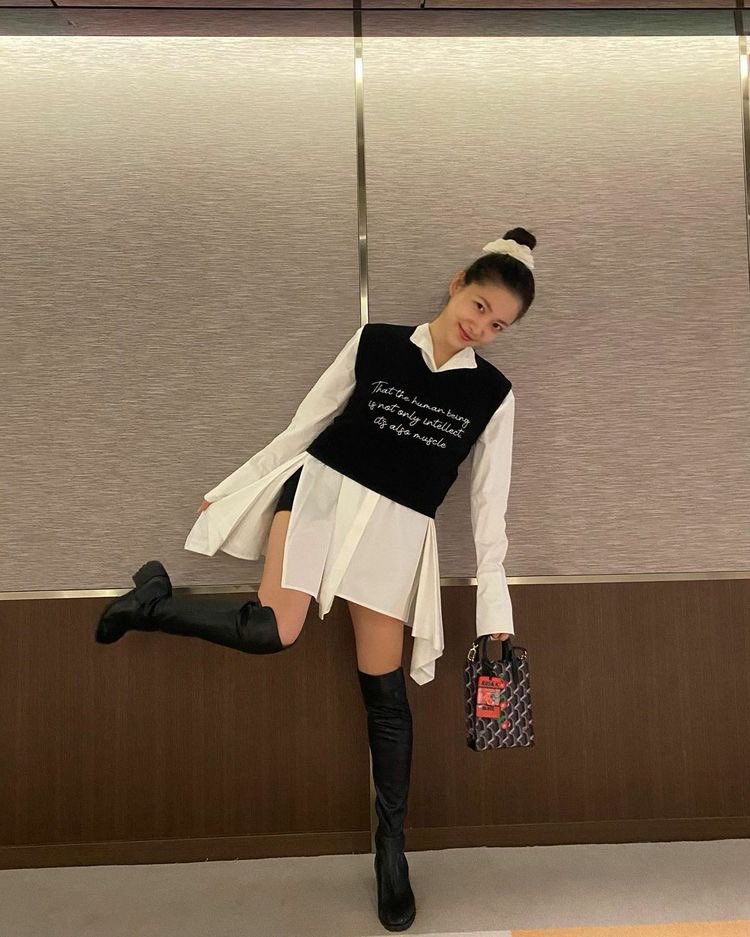 mrchjn💋 tweet media