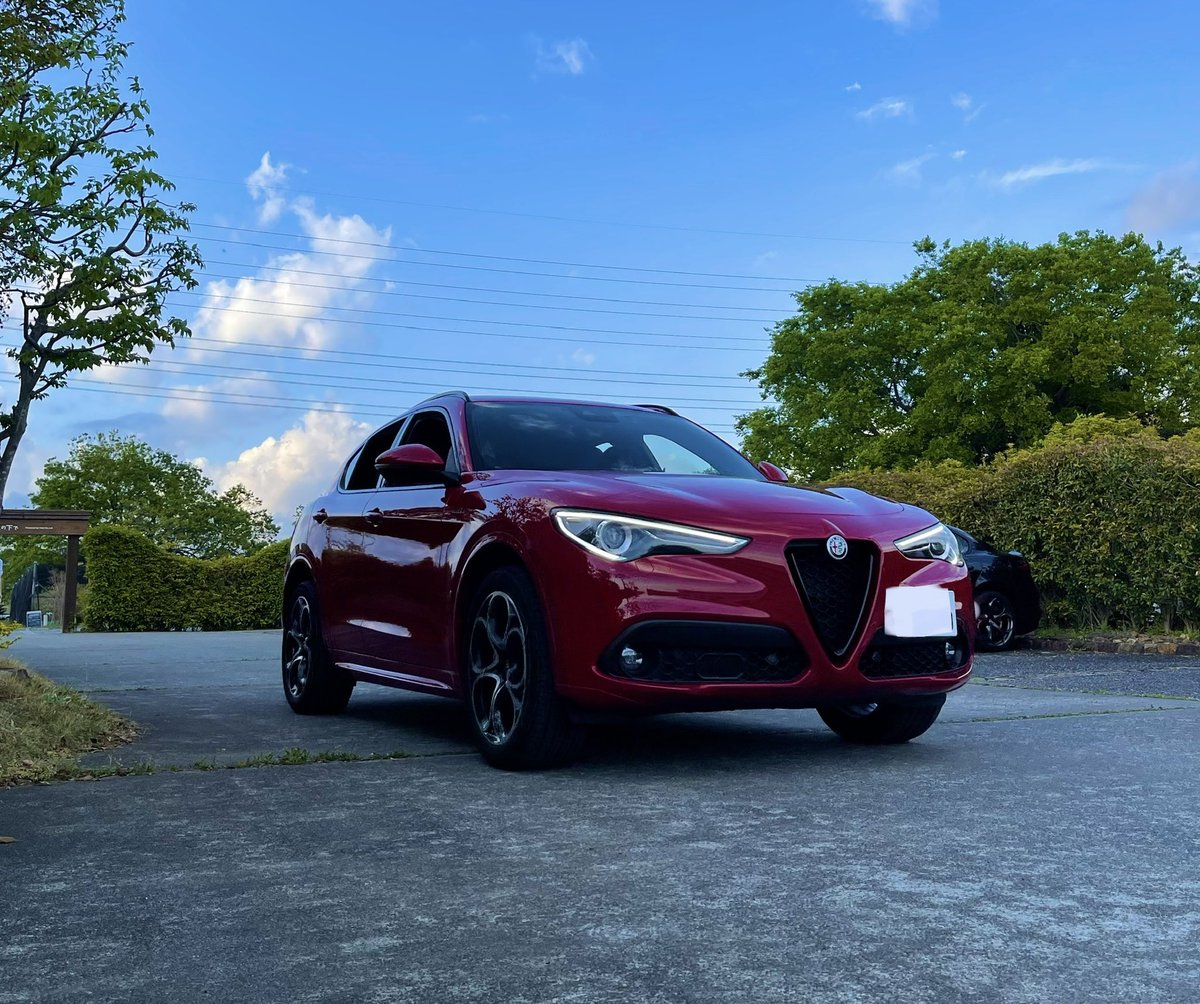 restaurantlenri's tweet photo. .
本日はAlfa Romeoオーナーの皆様がツーリングの際にお立ち寄りいただきました。
駐車場に並ぶ姿は圧感でした。

　#浜松フレンチ#都田フレンチ#フレンチレストランレンリ#restaurantlenri#連理#連理の木の下で#alfaromeo #alfaromeoownersclub #alfaromeoowners #ownerstouring #オーナーズ会 https://t.co/E4XwKVRU53
