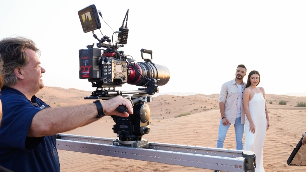 AMT_DUBAI's tweet photo. Testing the new Sony Venice 2 by DOP @andrewboulter in Dubai, UAE (March 2022)

VENICE 2 is a cinema camera created by and for the cinematographers. The camera comes with one of two full-frame image sensors, each offering exceptional picture quality. https://t.co/Af2otWy6ta