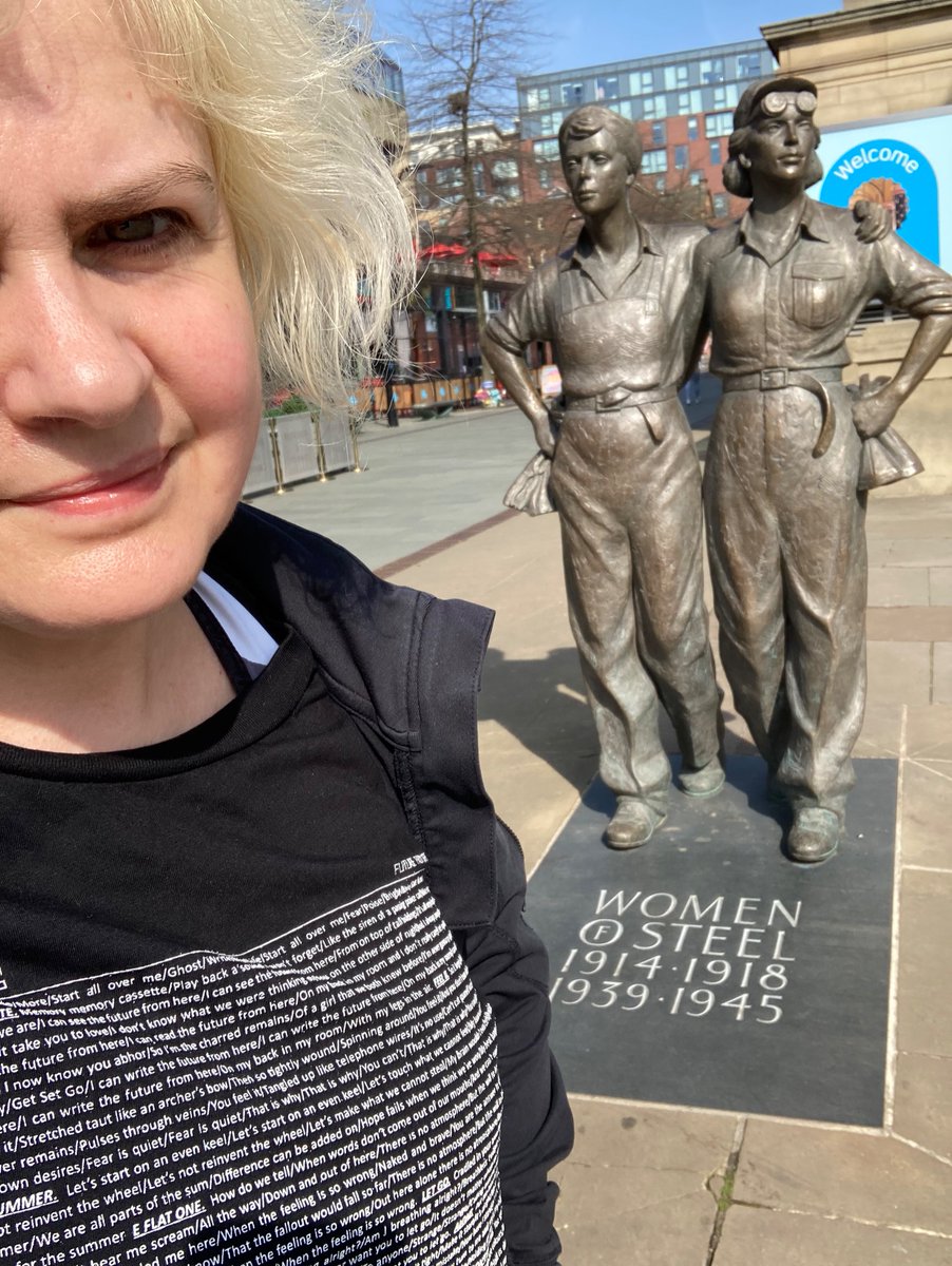 charleston51's tweet photo. Last night I played at #RecordJunkee with @DespJournalist & this morning I went for a run around #Sheffield, repping @HurtlingBand on my Tshirt. Thanks to @msmimbles for directions to the #WomenOfSteel. And good morning to @runningpunks! https://t.co/FK7GnS3Dom