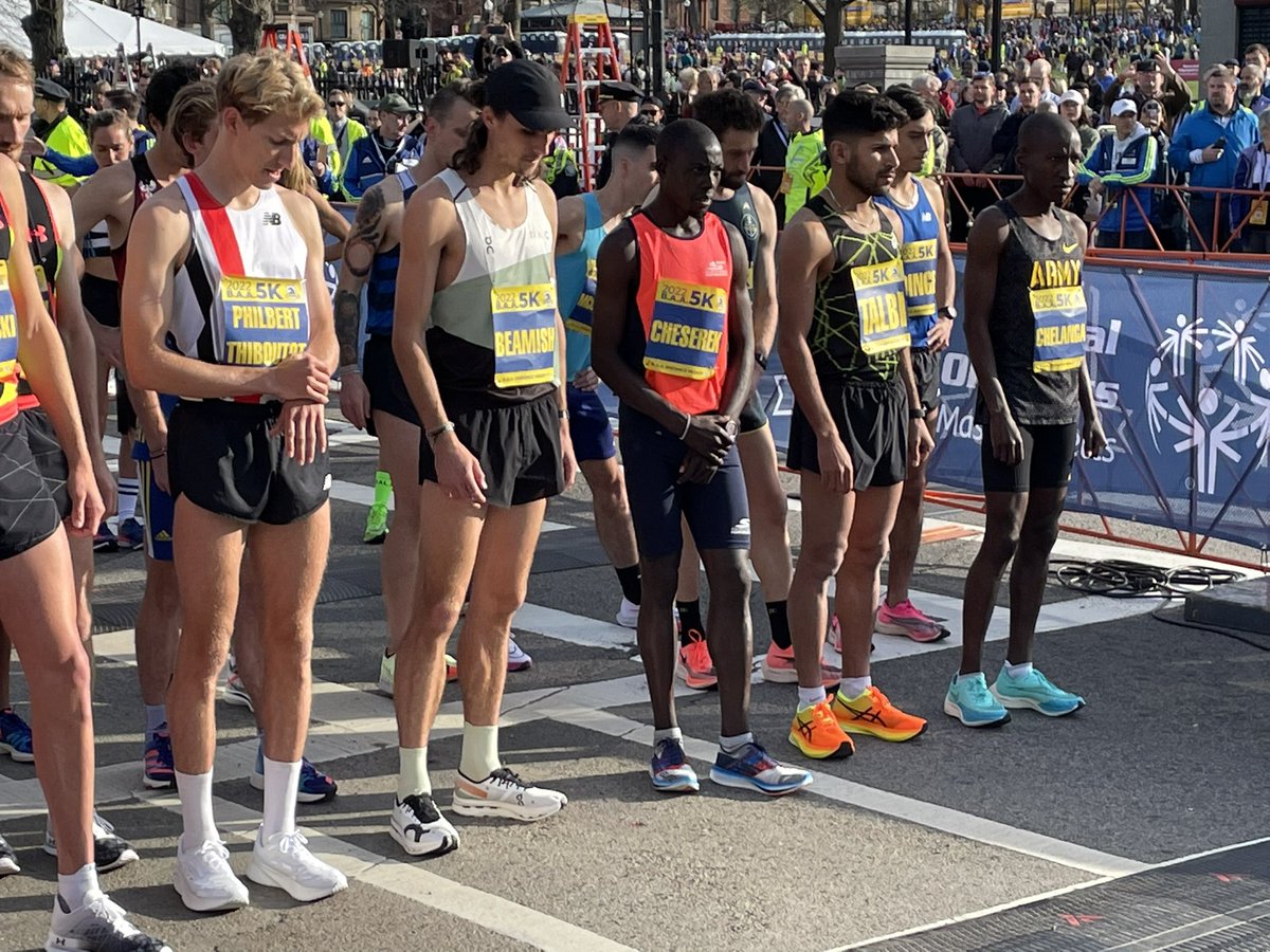 CitiusMag's tweet image. The shoe watch continues. Hey Geordie…. What are THOOOOOSE?