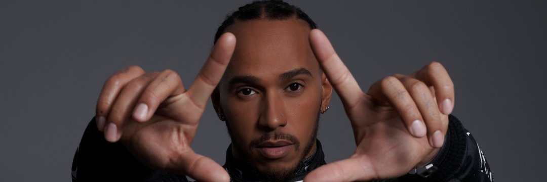 TeamLH44_F1's tweet photo. @Cocolh44 100%Lewis
#TeamLH
#DrivenByEachOther
LETS GO π https://t.co/4xkuhM7R88