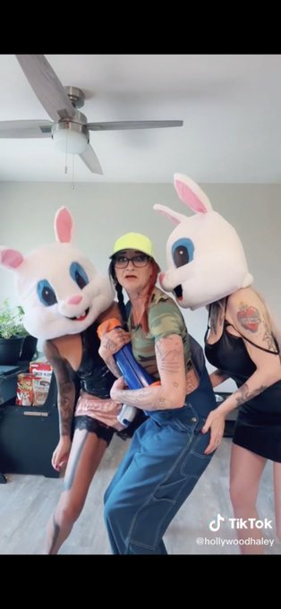 Tomorrow Elmer Fudd (@HollywoodHaley2) takes her shot against the two pesky wabbits (@Gypsyundersupe1<a class="tags" target="_blank" title="On Twitter" href="/?out=eyJ0eXAiOiJKV1QiLCJhbGciOiJIUzUxMiJ9.eyJpYXQiOjE3MjE5ODc2MjAsImlzcyI6InR3cG9ybnN0YXJzLmNvbSIsIm5iZiI6MTcyMTk4NzYyMCwiZXhwIjoxNzUzNTIzNjIwLCJyZWRpcmVjdF91cmwiOiJodHRwczovL3R3aXR0ZXIuY29tL0hvbGx5d29vZEhhbGV5MiJ9.orsZltxfZlbpkzjrKnrKyltER5HYoRAVnleMfnn1JP8OXQjaMCHGfg1KqR6MI5k_ROdSn15zXaLqCSDkOSFvig">@HollywoodHaley2</a><a href="/tag/mvsales"class="tags"><span>#mvsales</span></a>