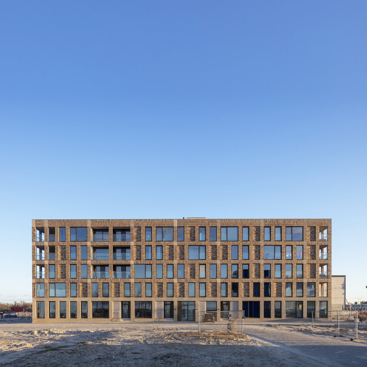 <a href="/atelier_puuur/">Atelier PUUUR</a> project PUUUR_IJCE mooi art. Volkskrant.
'Vier voorbeelden van wél snel en mooi bouwen en wonen' interview met @BrechtGoeman 
volkskrant.nl/ts-b2217960 via <a href="/volkskrant/">de Volkskrant</a>