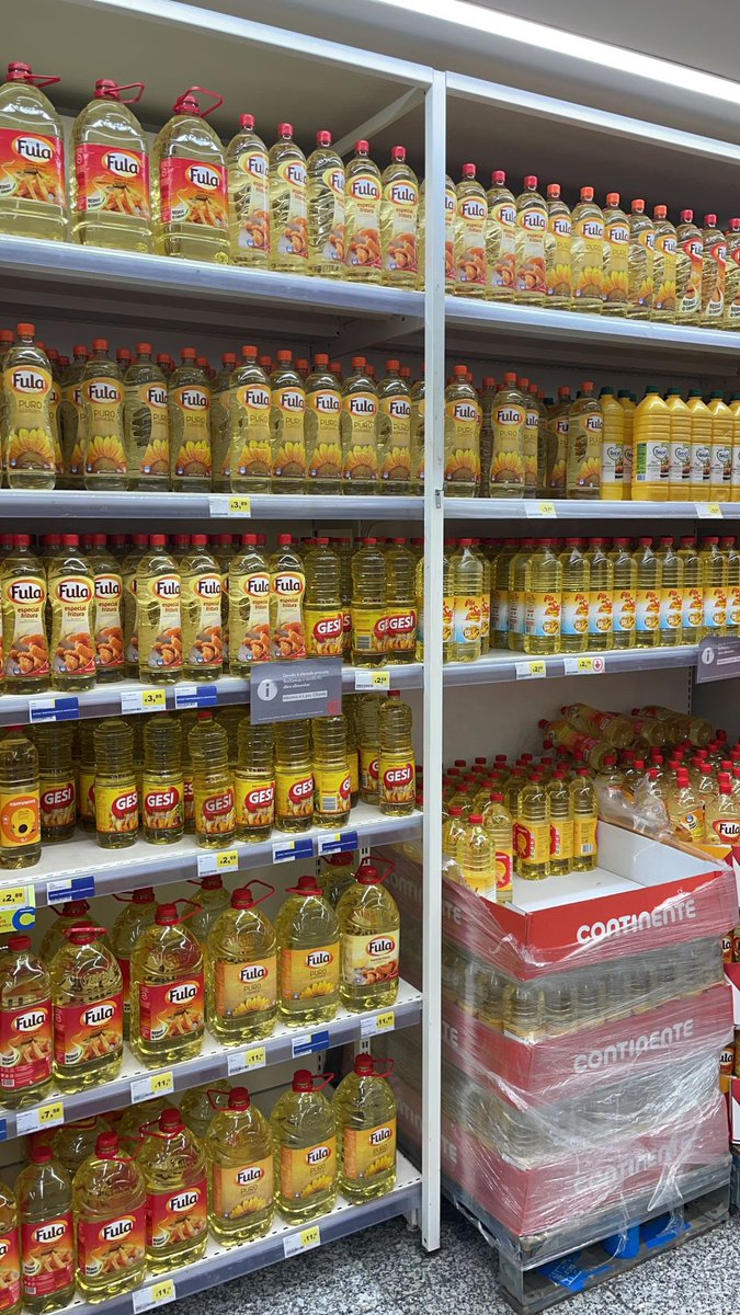 Ich: versuche seit Wochen vergebens Sonnenblumen/Rapsöl zu kaufen.

<a href="/Snoxh/">Chris</a> auf Madeira einfach so😡: