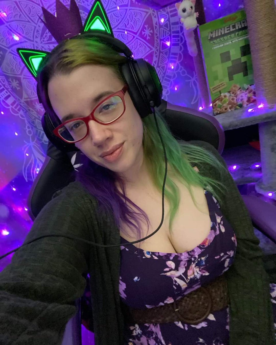 HaunterV's tweet photo. https://t.co/HpRnAYU4kt

Playing a few League of Legends games and then later will be Minecraft over on Hypixel! 

#hypixel #LeagueOfLegends @RiotgamesLoL
 @HypixelNetwork #Minecraft #minecraftbuilds #anxietyawareness #gaming #gamer @EGG_Retweets #gamergirl #hypixelServer https://t.co/85N7iv4hPH
