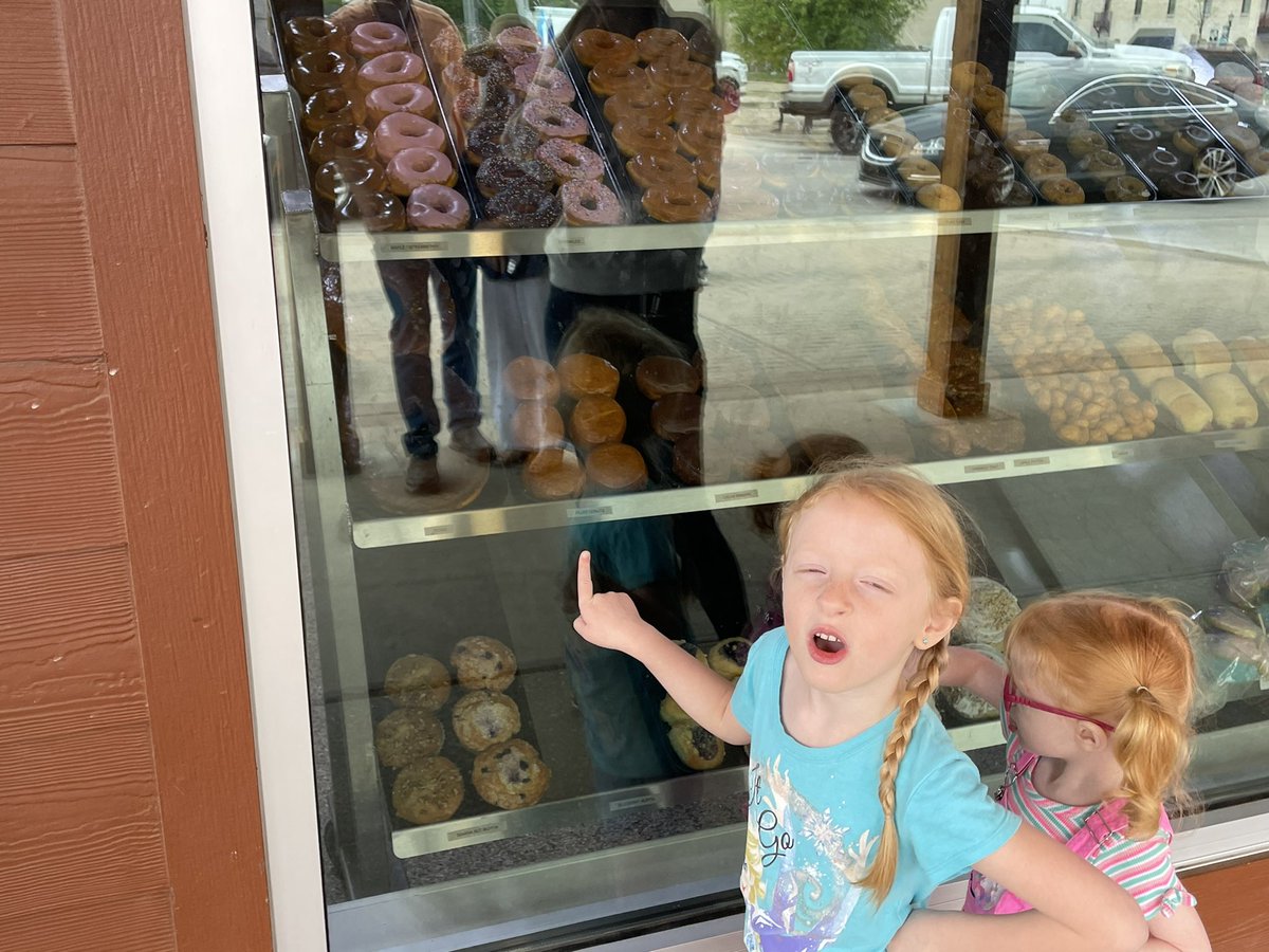 LDBell_Soccer's tweet photo. It’s the most wonderful time of the year… #StateTourneyTime @roundrockdonuts https://t.co/GKTJcILNus