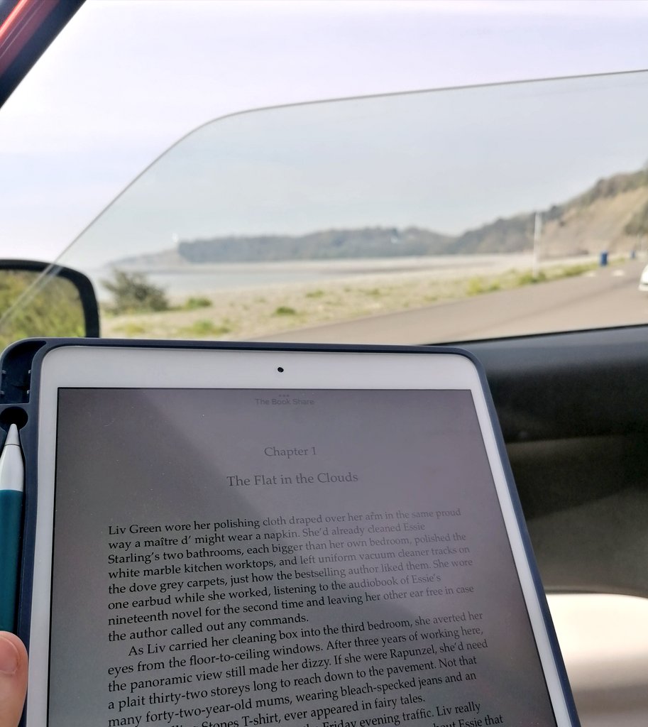 AmyT_TEP's tweet photo. Had a chilled afternoon reading by the sea today. Love living so near the coast 😊 #relaxingtimes #reading #beachvibes https://t.co/A3HgVgwBjQ