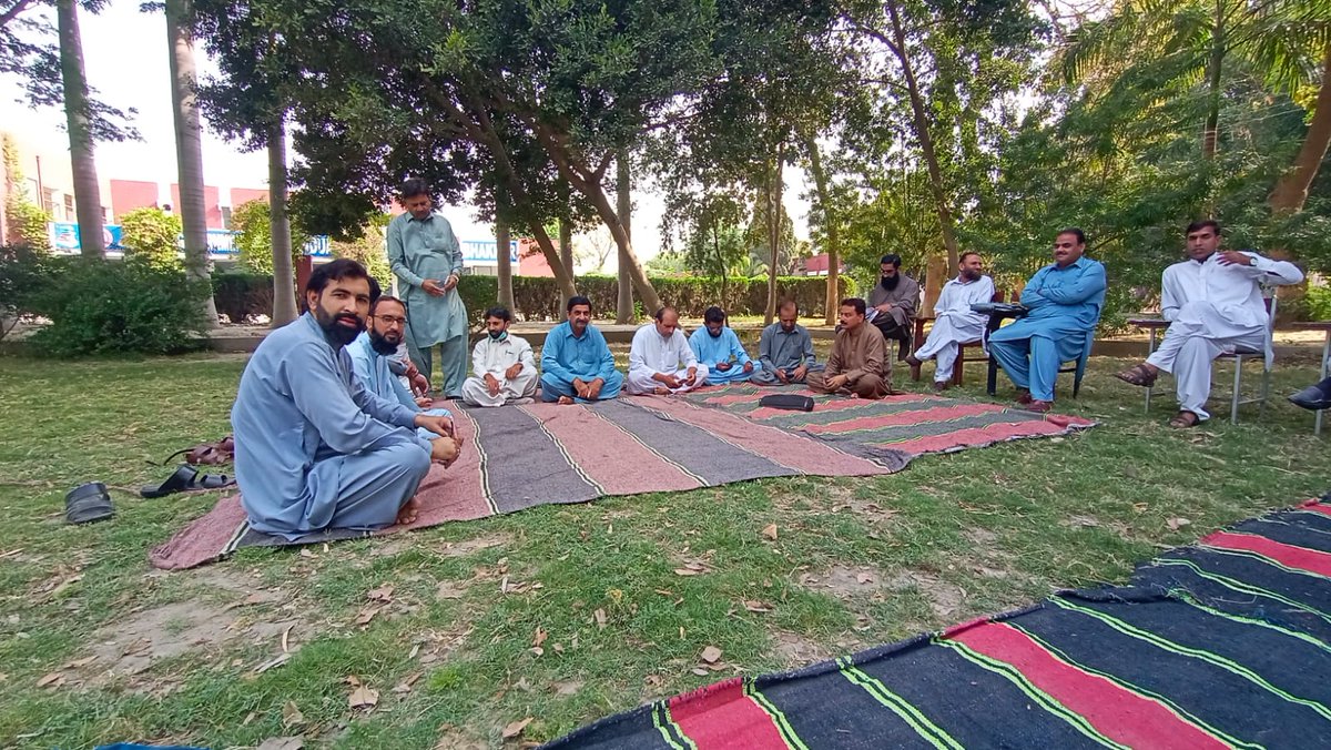 MafzalRao4's tweet image. حوصلہ بہت ہےمجھ میں لیکن یہ لازم تو نہیں۔
ہر بار آخری حد تک آزمایا جاؤں۔
#Suo_Moto_For_Teachers
#PayAndServiceProtection