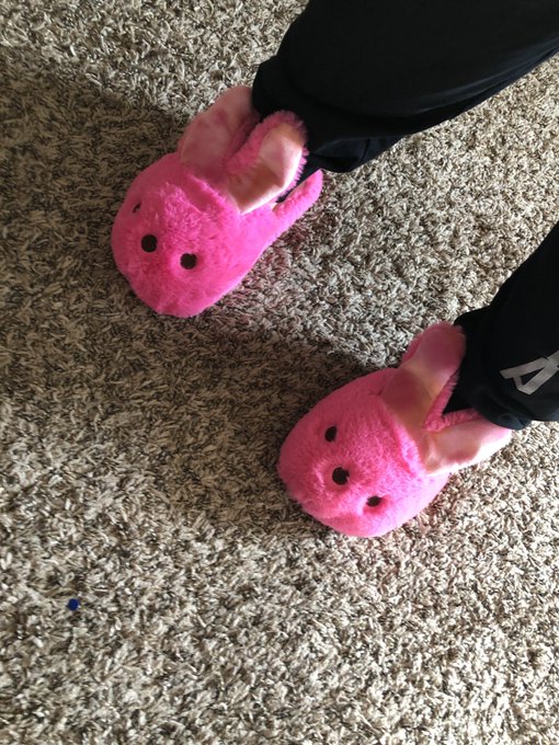 Bunny&hellip; 😝 https://t.co/cP16LymGzV<a href="/tag/bdsm"class="tags"><span>#bdsm</span></a><a href="/tag/kinky"class="tags"><span>#kinky</span></a><a href="/tag/findom"class="tags"><span>#findom</span></a><a href="/tag/kink"class="tags"><span>#kink</span></a><a href="/tag/curvychicks"class="tags"><span>#curvychicks</span></a><a href="/tag/submisive"class="tags"><span>#submisive</span></a>