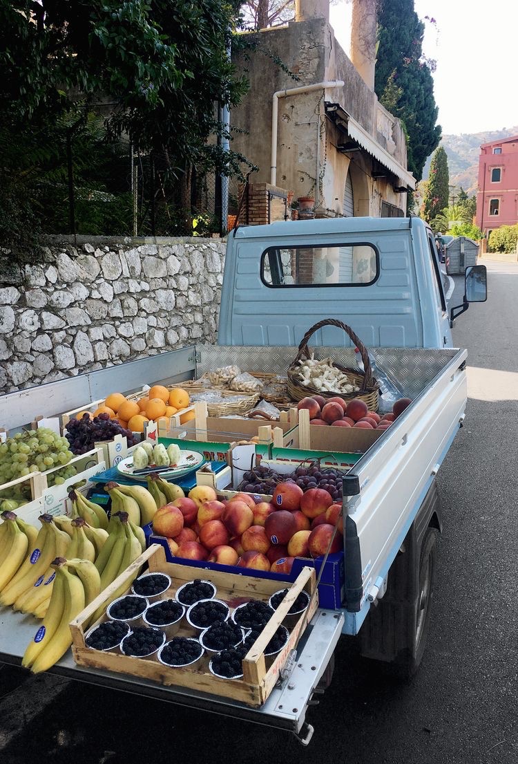 pradaamoon's tweet photo. a summer in italy https://t.co/aUtZgiJ3Sp