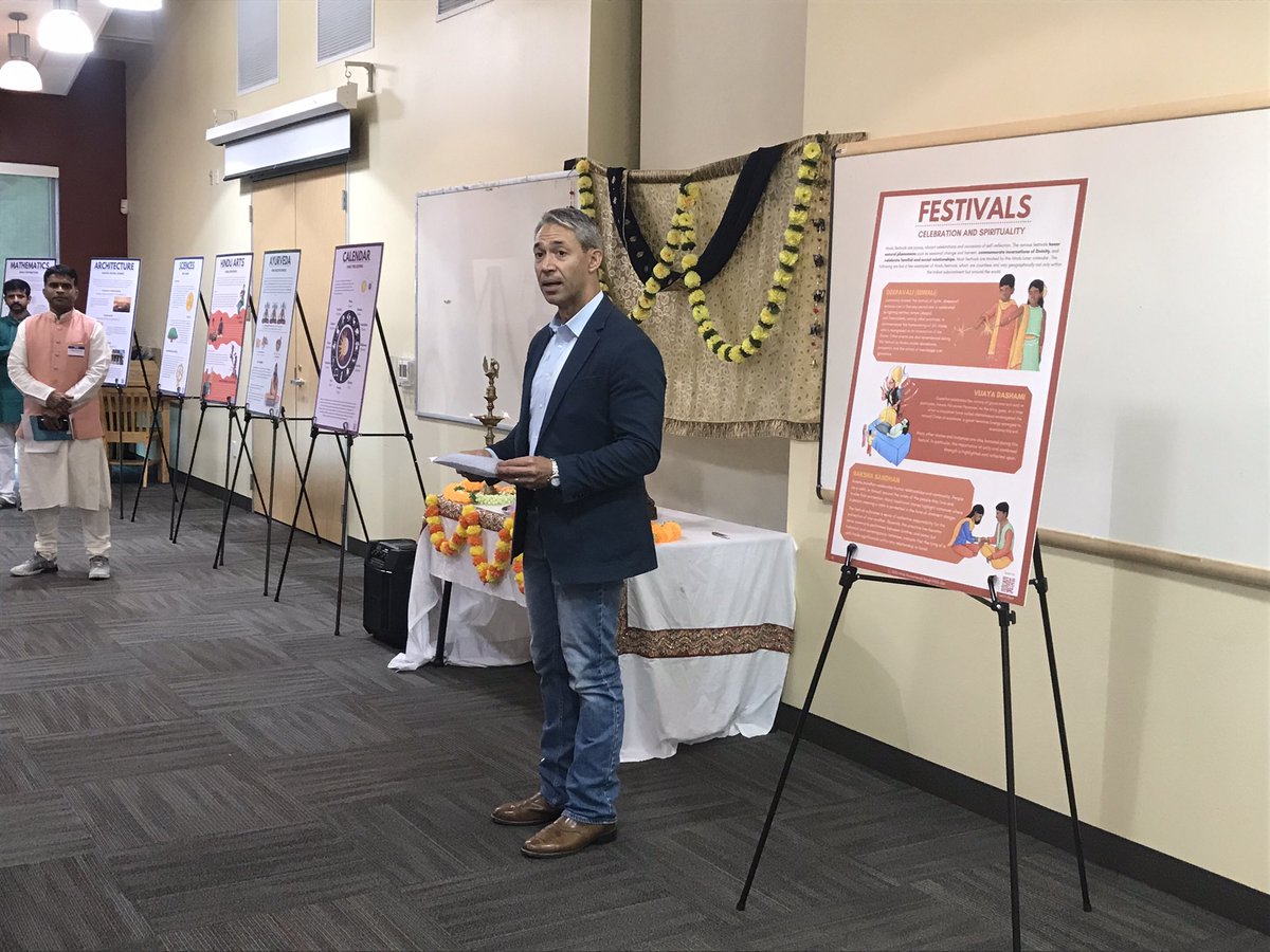 hsssatx's tweet photo. Thank you  Honorable Mayor @Ron_Nirenberg for wonderful inaugural remarks. @COSAIRO @COSAGOV @COSA_CD8 @City_of_Helotes @SATXPolice @Matt7Merchant @News4SA @KENS5 @ExpressNews https://t.co/A6vjaCugBi