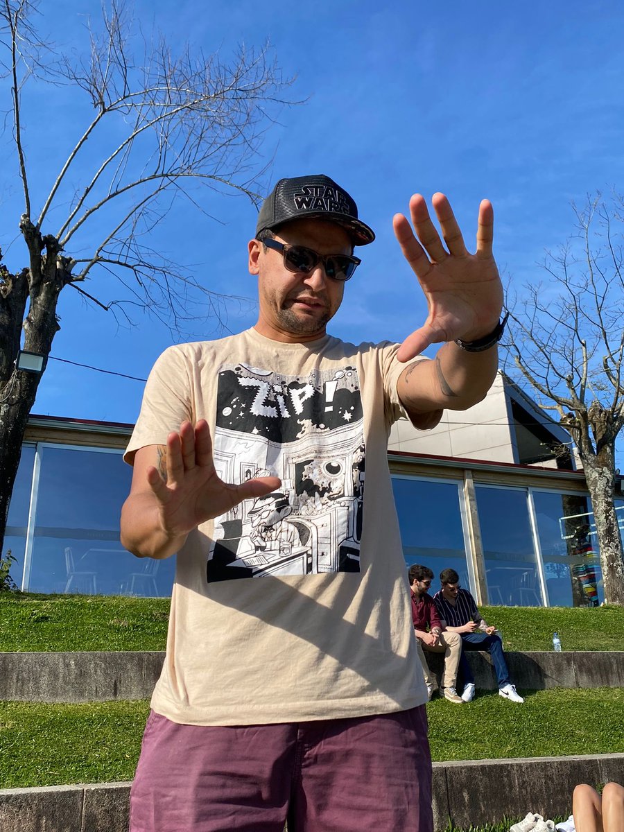 EderGonorant's tweet photo. Uma honra imensa ter sido presenteado com esta camiseta foda pela @raiolaserHQ mais precisamente pelo inigualável @Calterian  !!! #zip #raiolaser #lasercast #quadrinhosAlem https://t.co/zBcnPFAlEB