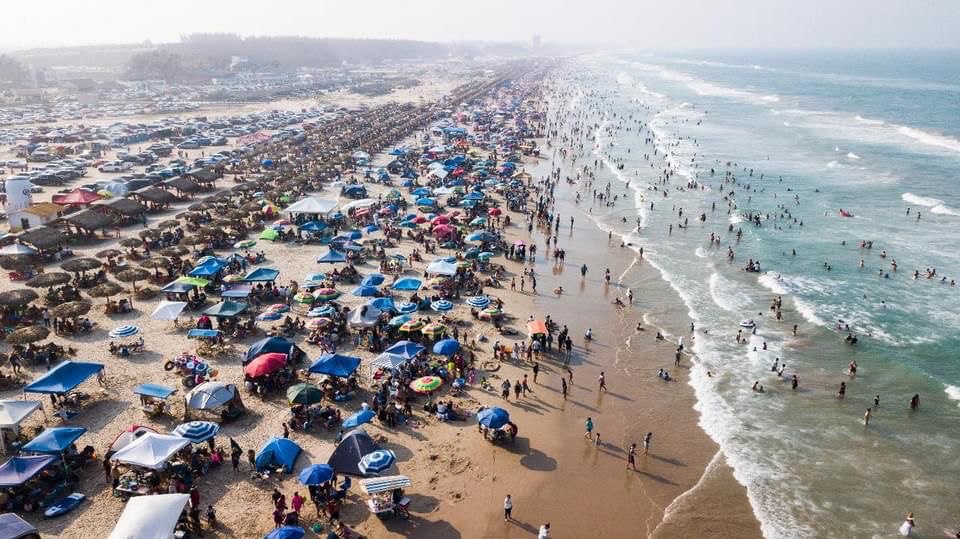 fgcabezadevaca's tweet photo. ¡Bienvenidos todos los turistas! Así lucieron nuestras playas ayer en #Tamaulipas. Espero que su estancia en nuestro estado continúe siendo placentera. Sigan divirtiéndose en nuestros distintos destinos turísticos.

Así luce la playa Miramar, en #Madero. https://t.co/qwSiVQhy8x