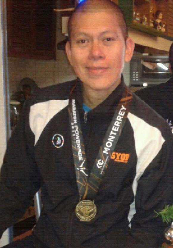 gruizcun's tweet photo. Nosotros, los maratonistas somos fuertes de corazón, espíritu y mente gente de paz. Debemos de contagiar eso al mundo.

#corre1kconmigo
#HazRun
#RunVIH
#TúSiguientePaso

Que nada, ni nadie, ni el VIH detenga tu carrera.

Sé mi guía runner.

🧑🏻‍🦯🏃🧑🏻‍🦯😎 https://t.co/8R87rmPPae